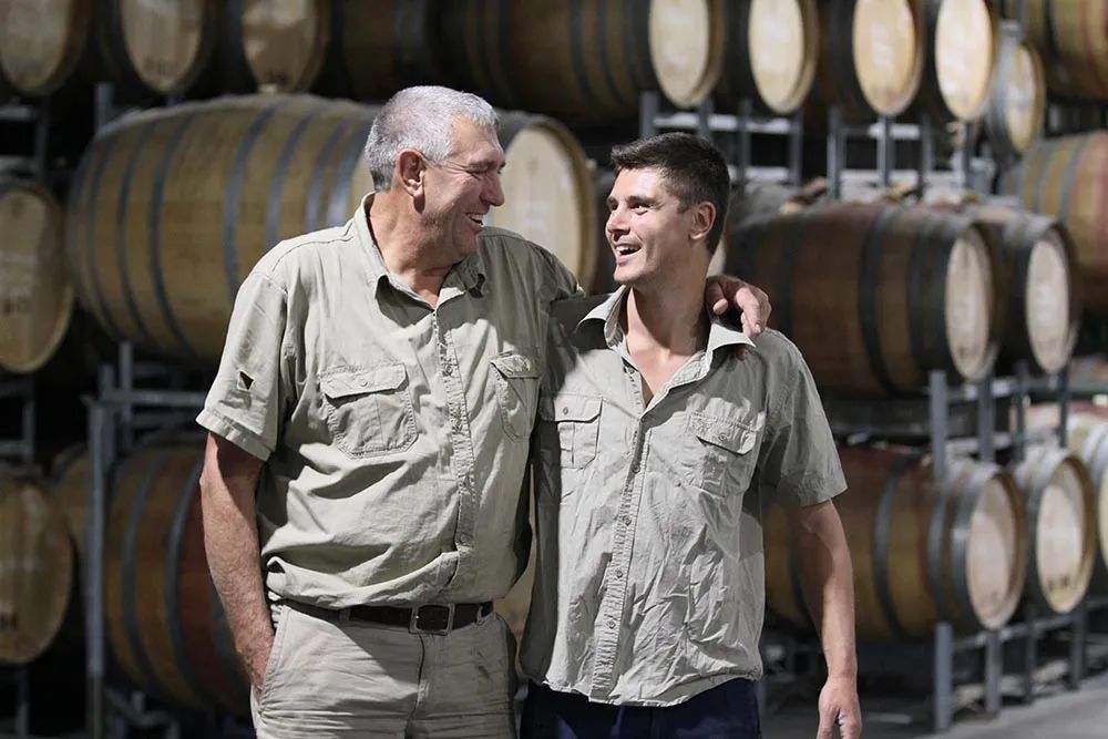 米兰体育入口-逆风翻盘：车手逆境中的坚韧不拔的简单介绍