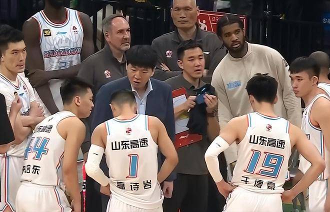 包含半场悬念:54-51,北京领先上海,激烈对抗进入白热化!的词条 包含半场悬念:54-51,北京领先上海,激烈对抗进入白热化!的词条