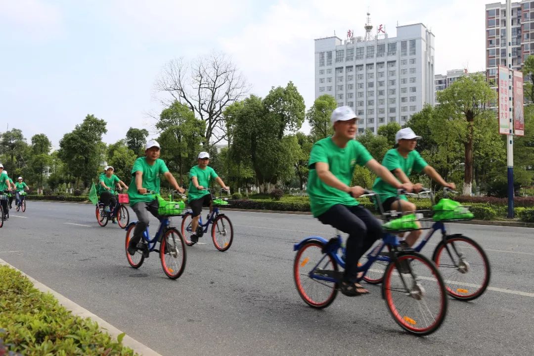 青少年“绿色出行”校园足球正式启动,行业推广全民绿色运动的简单介绍 青少年“绿色出行”校园足球正式启动,行业推广全民绿色运动的简单介绍