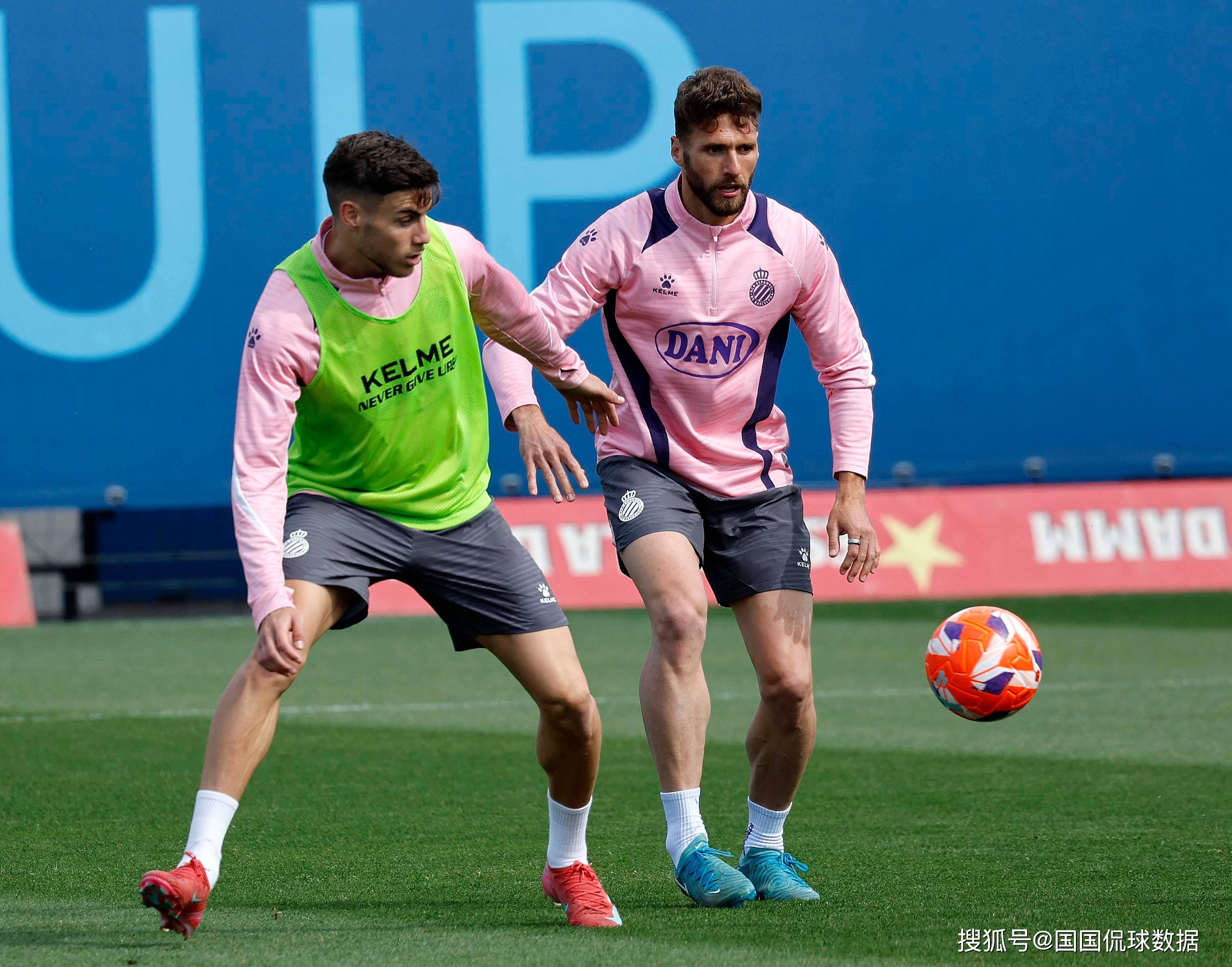 西甲豪门比拼，战术变化层出不穷，精彩片段不断出现的简单介绍