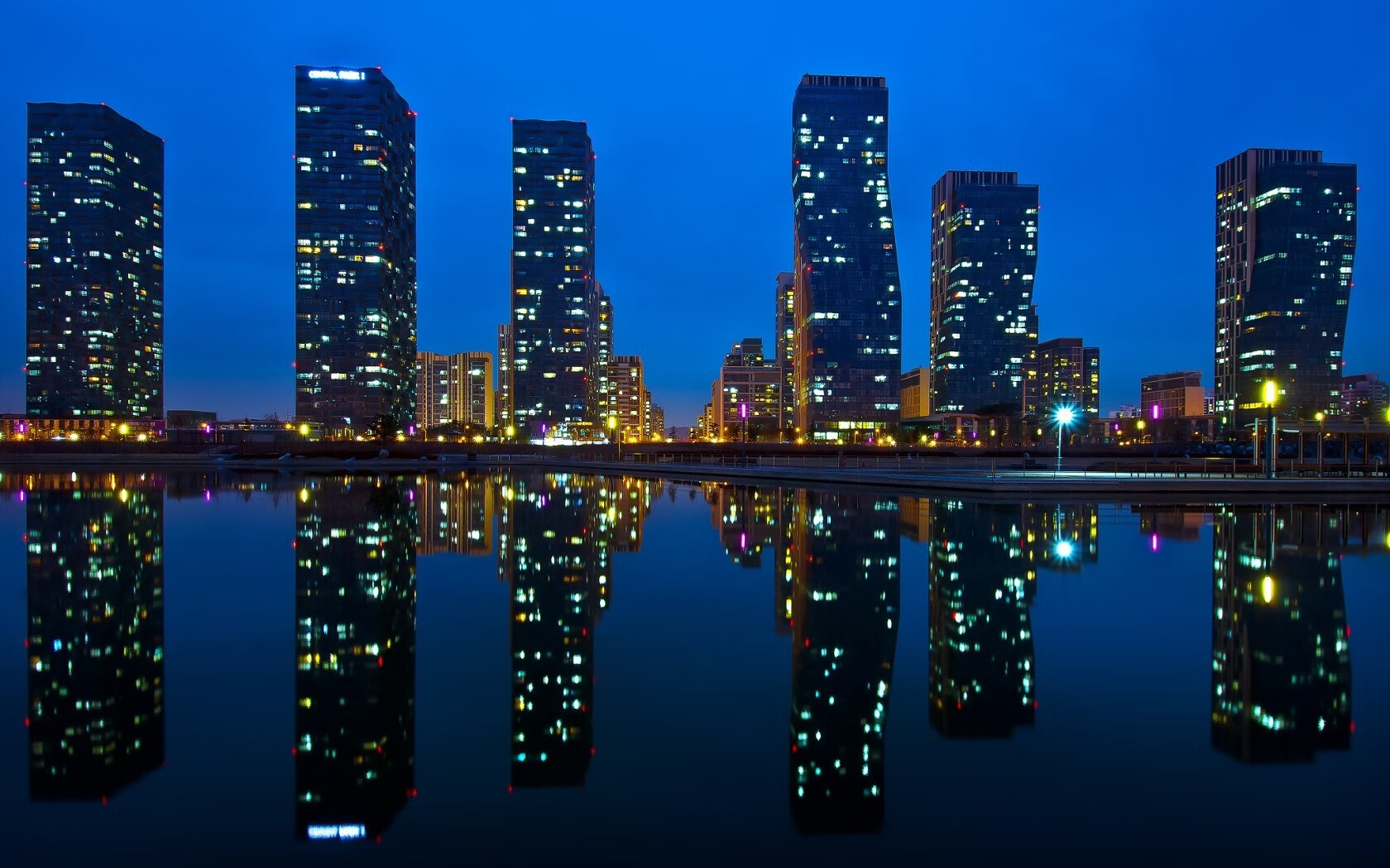 王嘉男签约新东家跳远大奖赛,跳远运动员王嘉男身高