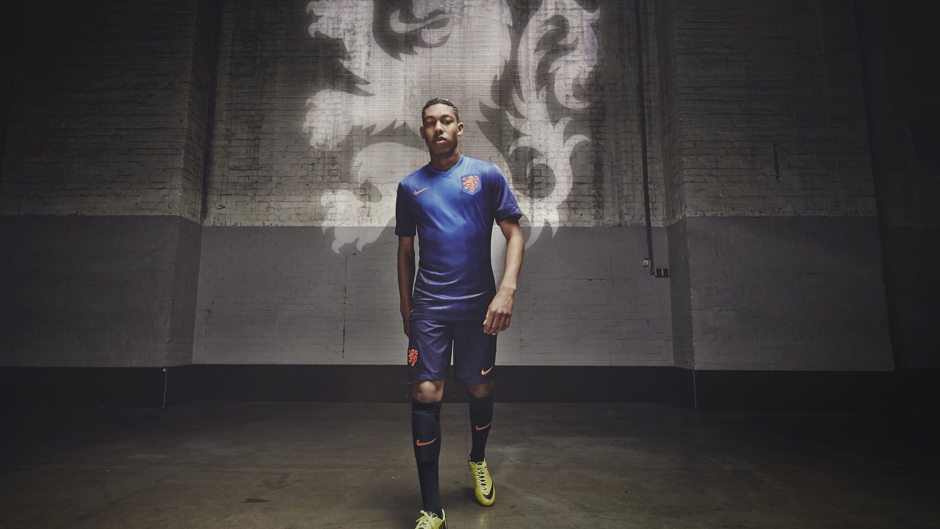 “中超联赛推动场馆数字化建设，提升观赛体验”，中超联赛足球场长宽大小